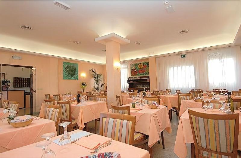 Hotel Stiefel Lignano Sabbiadoro Ngoại thất bức ảnh