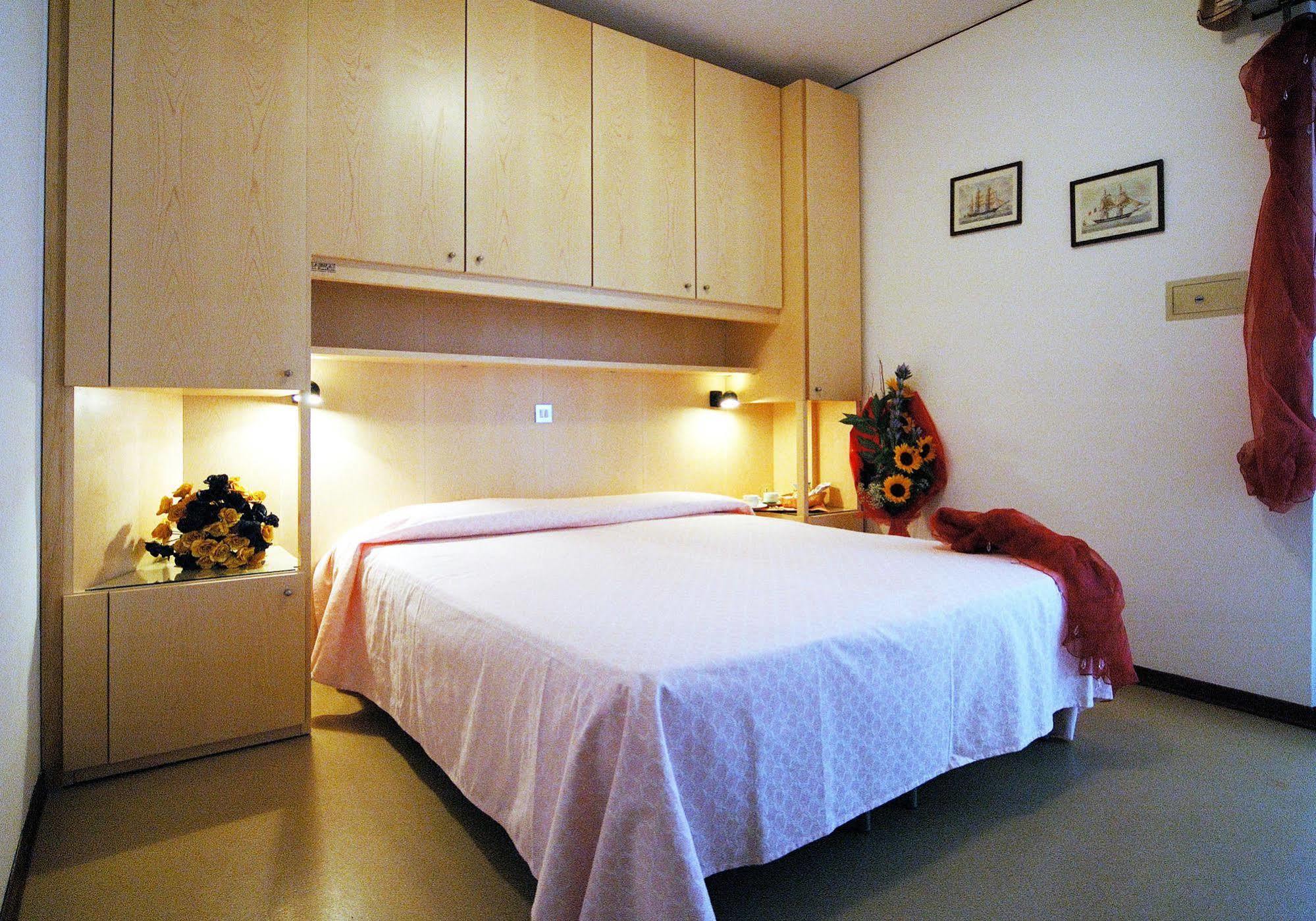 Hotel Stiefel Lignano Sabbiadoro Ngoại thất bức ảnh
