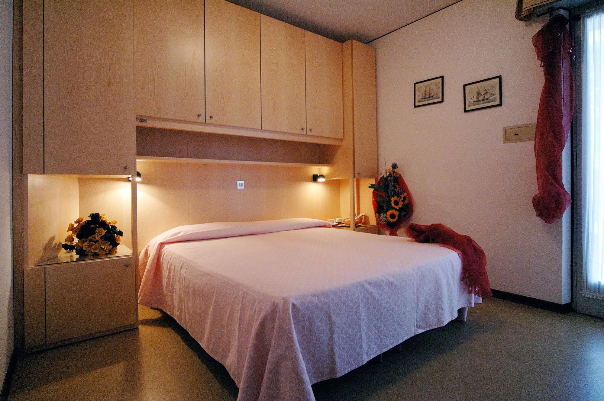Hotel Stiefel Lignano Sabbiadoro Ngoại thất bức ảnh